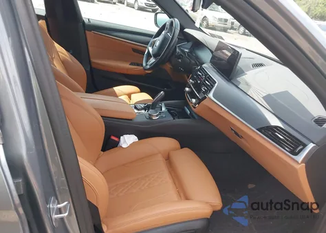 2023 BMW 530 I xDrive z USA, uszkodzony, nr VIN WBA13BJ01PCM54043